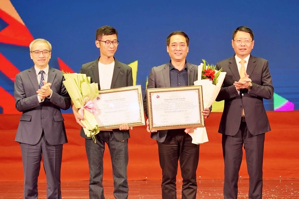 Nhà hát Kịch Việt Nam “bội thu” giải thưởng tại sân chơi thử nghiệm  - ảnh 1