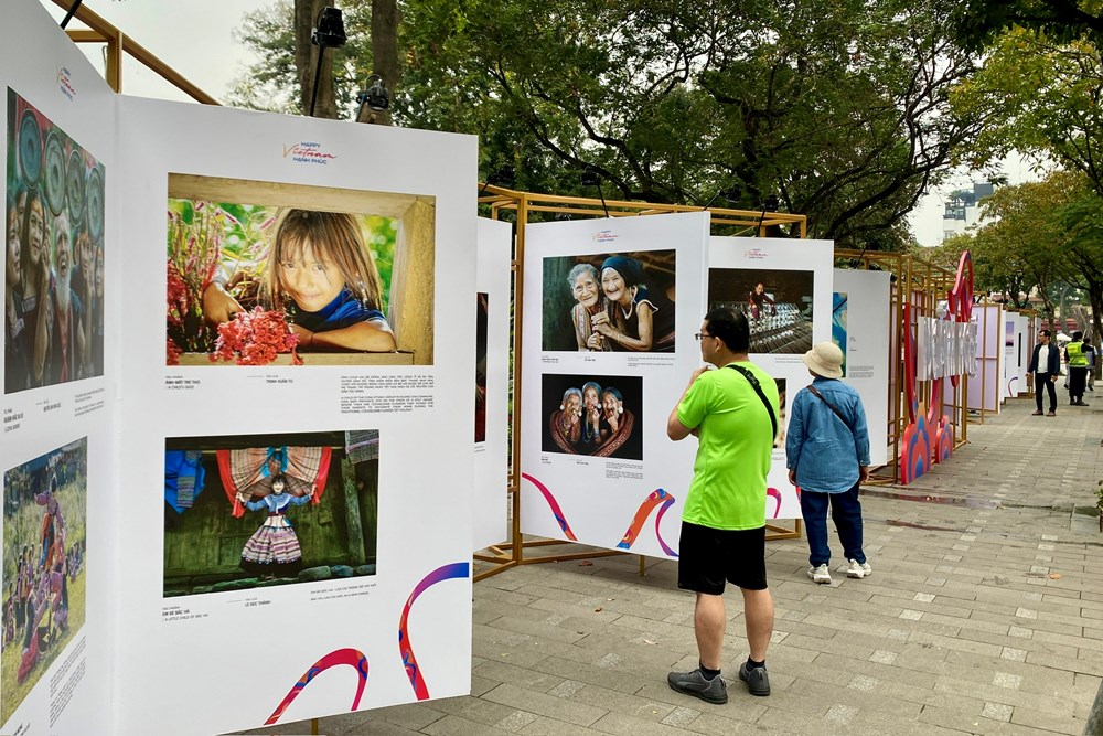 Người dân hào hứng trải nghiệm các hoạt động tại “Ngày hội Việt Nam hạnh phúc“ - ảnh 1