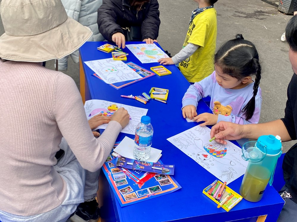 Người dân hào hứng trải nghiệm các hoạt động tại “Ngày hội Việt Nam hạnh phúc“ - ảnh 10