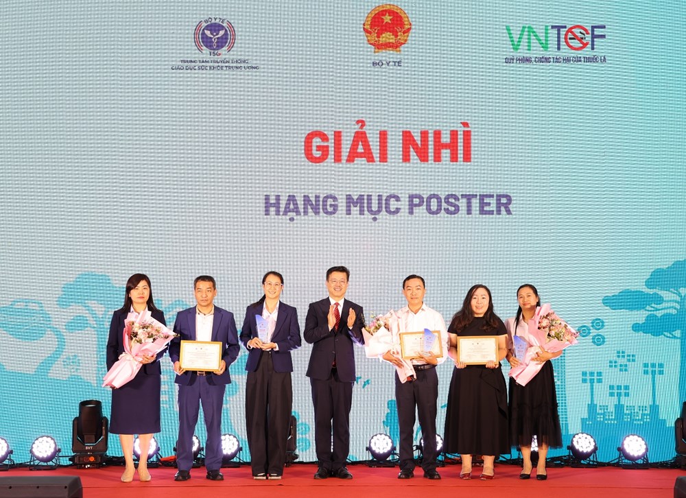  Trao giải cuộc thi “Sáng tác sản phẩm truyền thông về môi trường không khói thuốc lá“ - ảnh 5