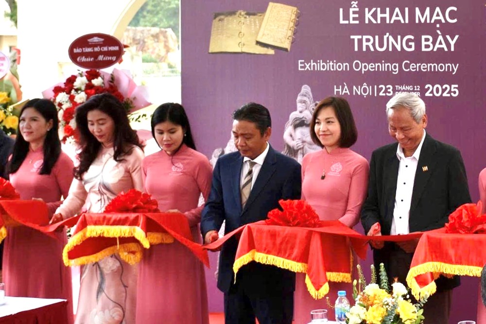 Khai mạc trưng bày “Di sản văn hóa​ Việt Nam - Sức sống từ truyền thống đến hiện đại” - ảnh 2