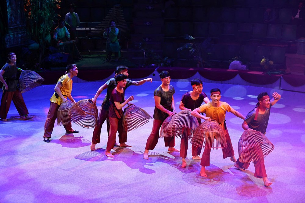  Khi biểu tượng dân tộc bước lên sân khấu xiếc - ảnh 5