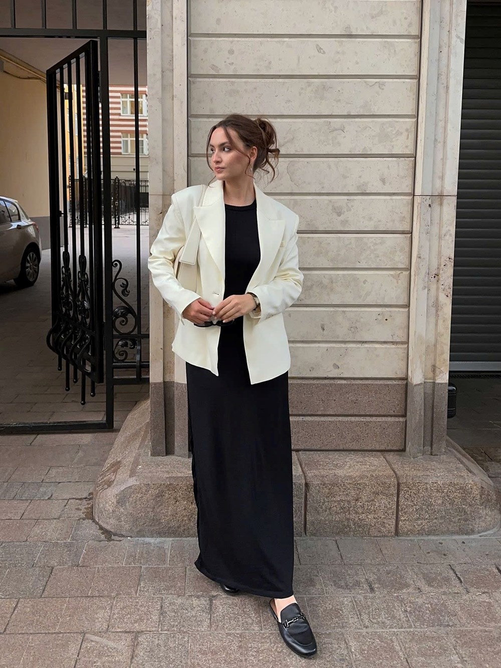 Chỉ với 7 món cơ bản, bạn có thể mặc đẹp cả tuần đi làm - ảnh 3