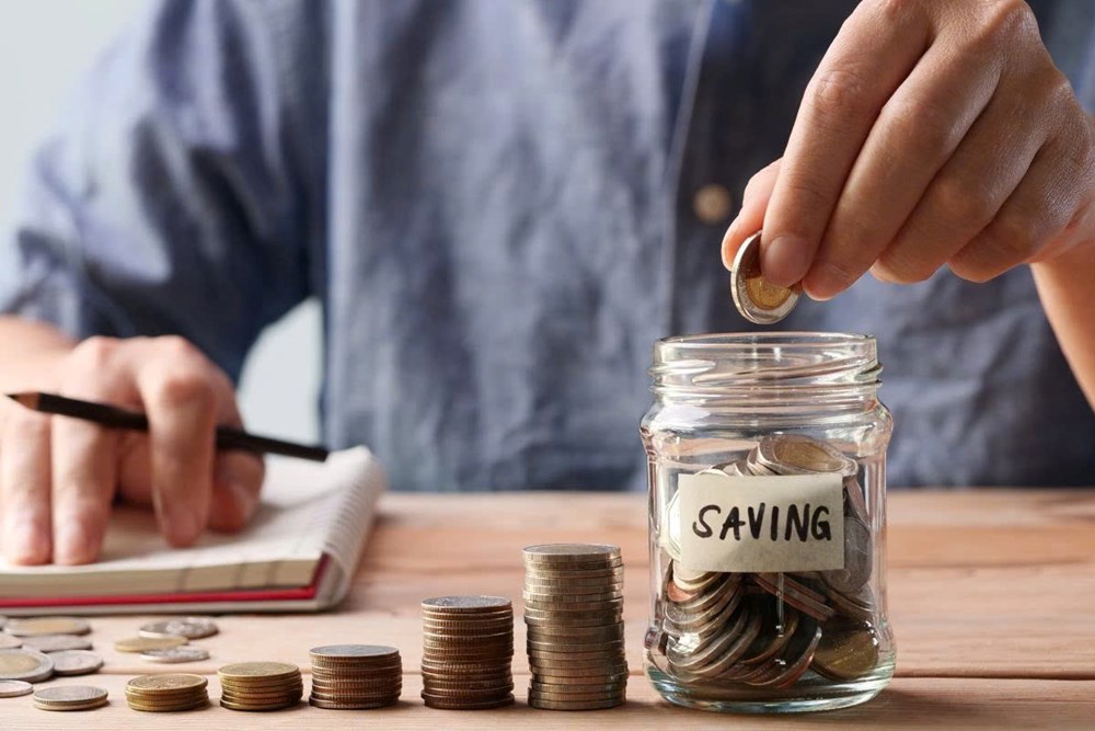 Tiết kiệm sai cách, nhiều người tự “trói” chặt tương lai tài chính của mình - ảnh 1