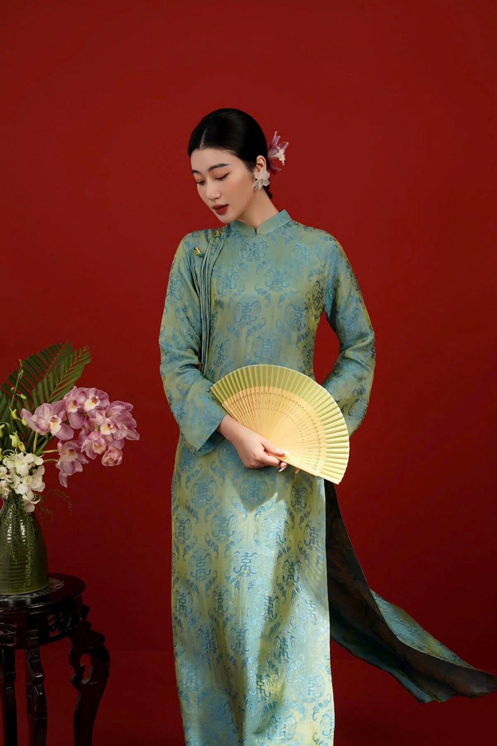 Những phụ kiện “ăn ý” khi đi cùng áo dài  - ảnh 4