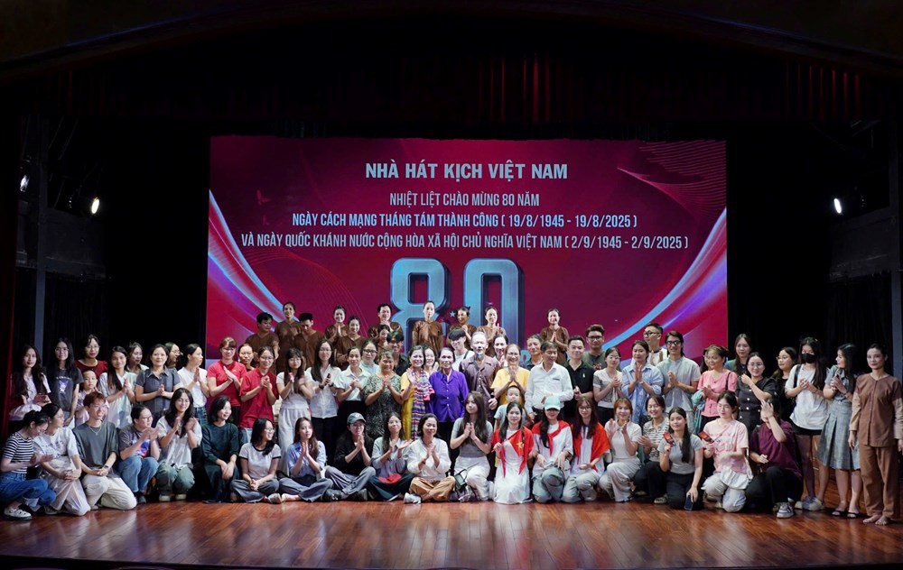 Nhà hát Kịch Việt Nam: Giữ lửa chính kịch, kéo khán giả đến rạp - ảnh 1