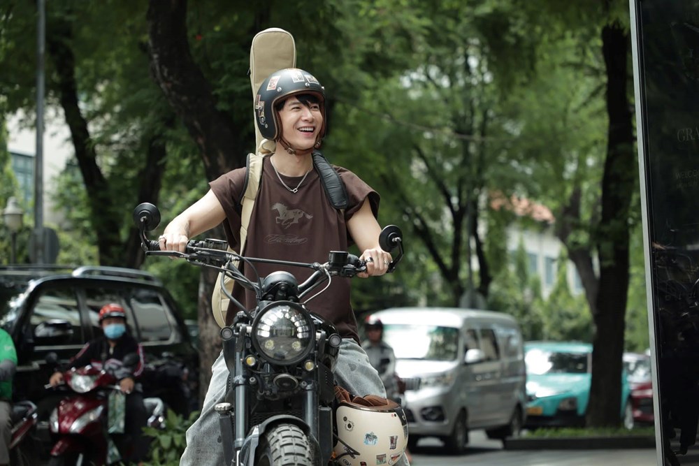 Anh Tú Atus “bắt tay” Trường Giang trong phim Tết 2026 “Nhà ba tôi một phòng” - ảnh 2