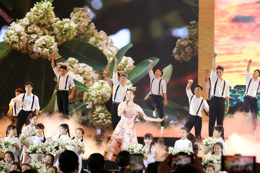 Bức tranh xuân rực rỡ 3 miền tại Lễ khai mạc “Hội chợ Mùa Xuân 2026“ - ảnh 4