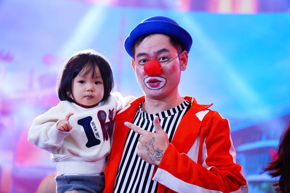 Xiếc thu hút khán giả tại Hội chợ Mùa Xuân 2026 - ảnh 10