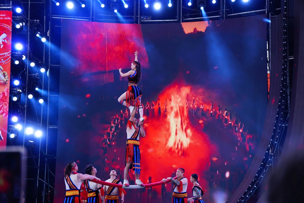 Xiếc thu hút khán giả tại Hội chợ Mùa Xuân 2026 - ảnh 11