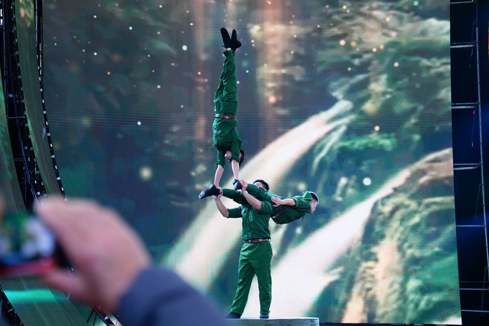 Xiếc thu hút khán giả tại Hội chợ Mùa Xuân 2026 - ảnh 2