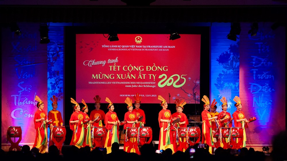 Tết Việt giữa châu Âu: Khi mùa xuân đi theo bước chân người xa xứ - ảnh 2