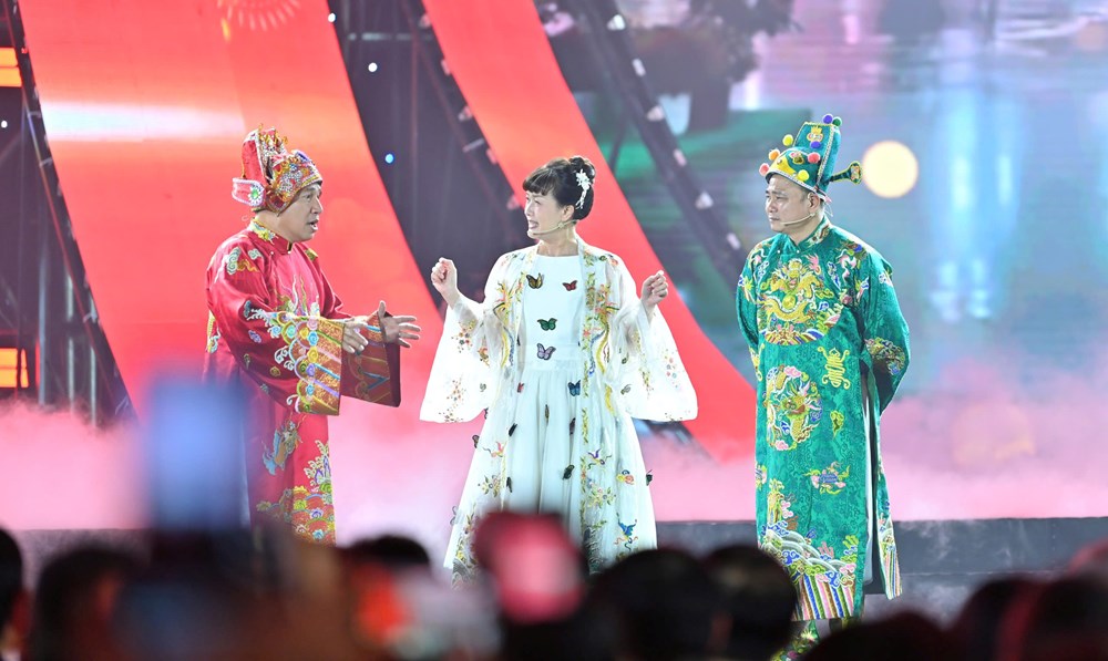 Rực rỡ sắc xuân trong chương trình nghệ thuật bế mạc Hội chợ Mùa Xuân 2026 - ảnh 4