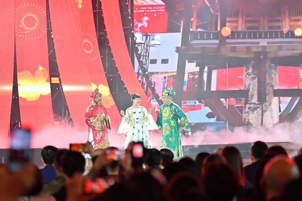 Rực rỡ sắc xuân trong chương trình nghệ thuật bế mạc Hội chợ Mùa Xuân 2026 - ảnh 5