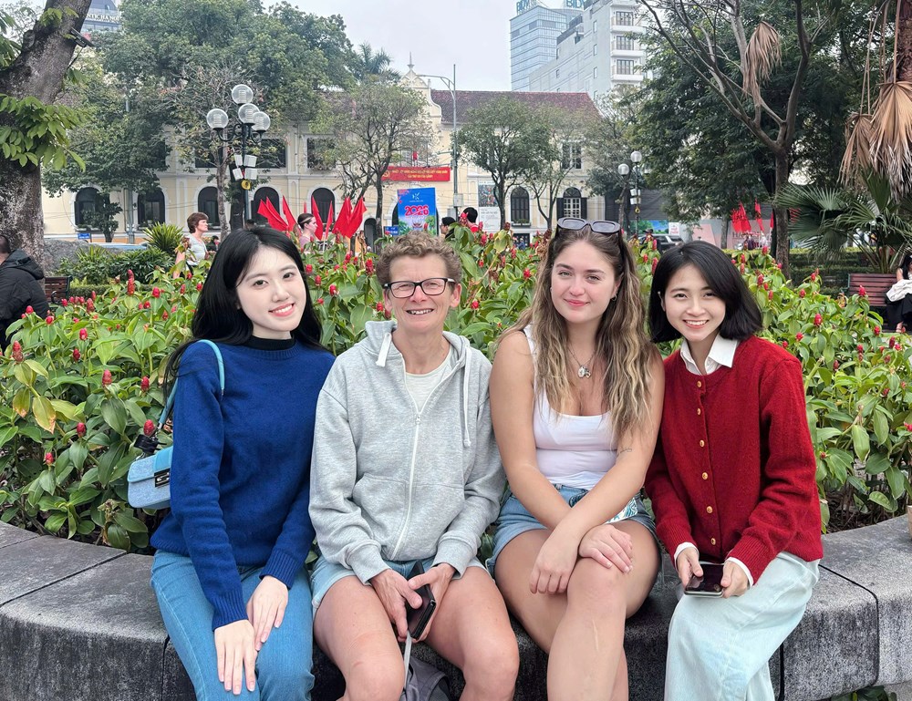 Du khách nước ngoài “phải lòng” Tết cổ truyền của người Việt - ảnh 4