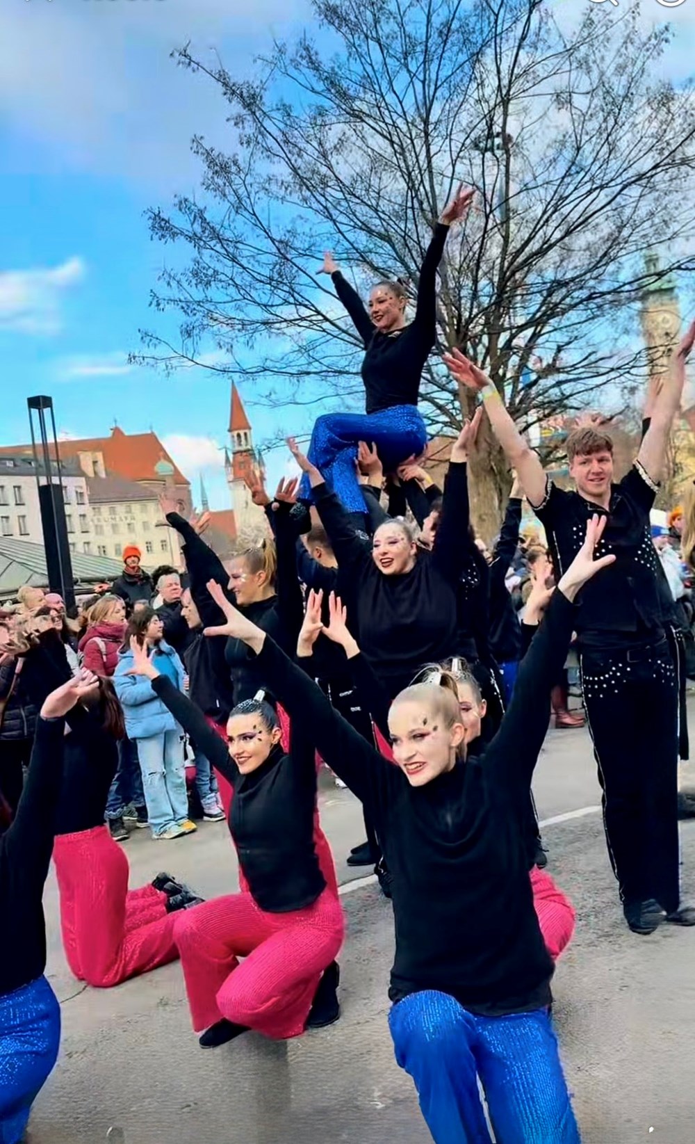 Mùa lễ hội hóa trang ở Munich: Khi phố cổ “lên đồ” và văn hóa Bavaria bước ra đường - ảnh 5