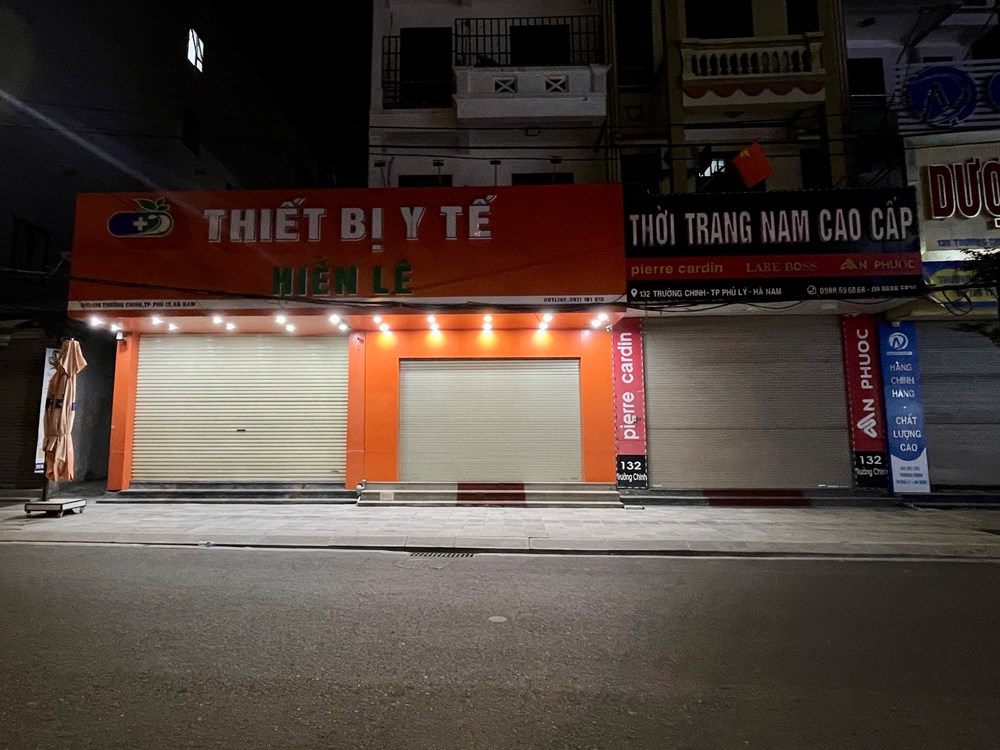 Những người lặng thầm giữ sạch phố xuân trong đêm Giao thừa - ảnh 3