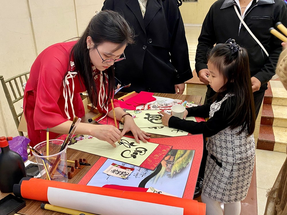 Liên đoàn Xiếc Việt Nam rộn ràng khai xuân với “Ngựa du xuân ba miền” - ảnh 10