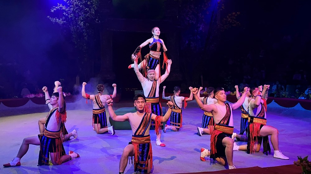 Liên đoàn Xiếc Việt Nam rộn ràng khai xuân với “Ngựa du xuân ba miền” - ảnh 2