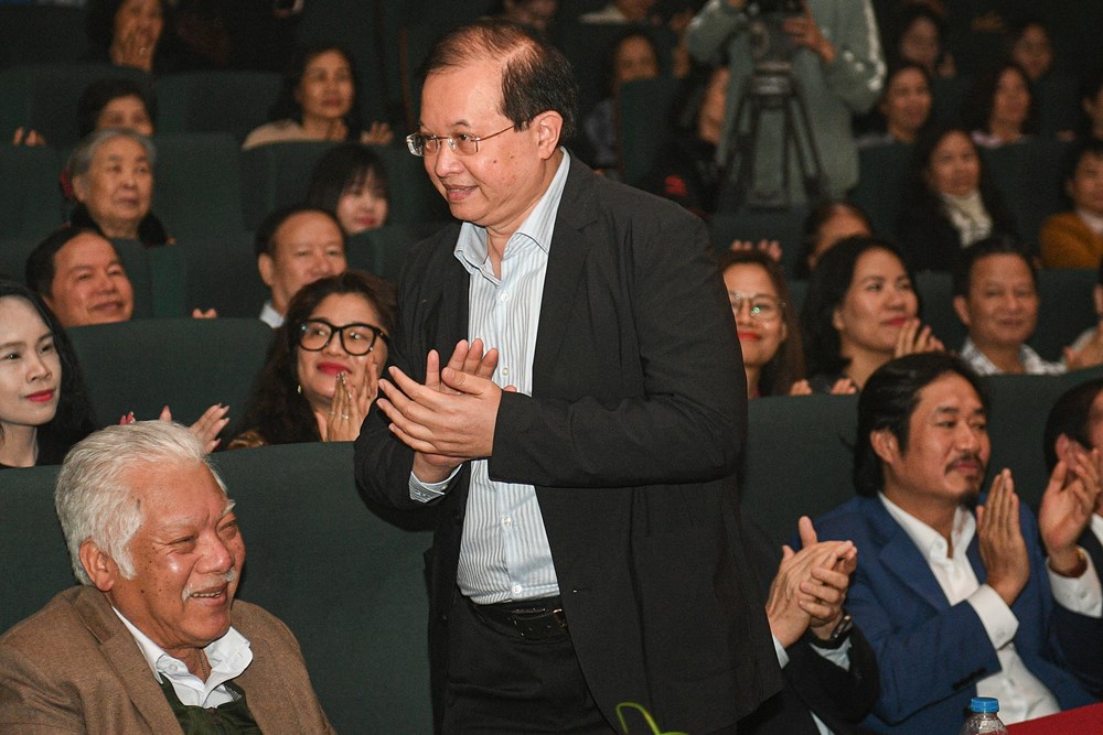 Phó Thủ tướng Mai Văn Chính dự buổi biểu diễn vở cải lương “Đế đô sóng cả” - ảnh 2