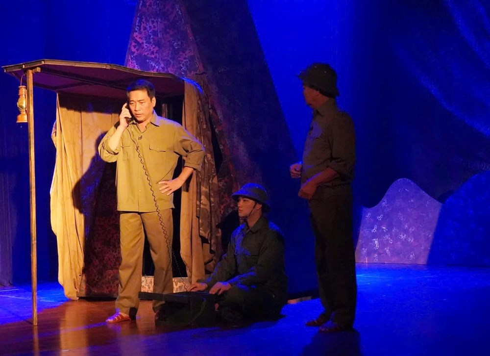 Nhà hát Kịch Việt Nam biểu diễn “Bão tố Trường Sơn” chào mừng Ngày Quốc tế Phụ nữ 8.3  - ảnh 1