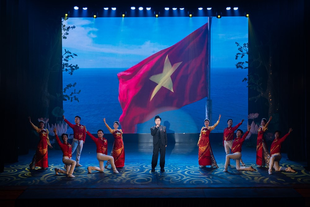 “Bắc Nam nối dải xuân hồng”: Cải lương hai miền kết hợp nghệ thuật xiếc - ảnh 5