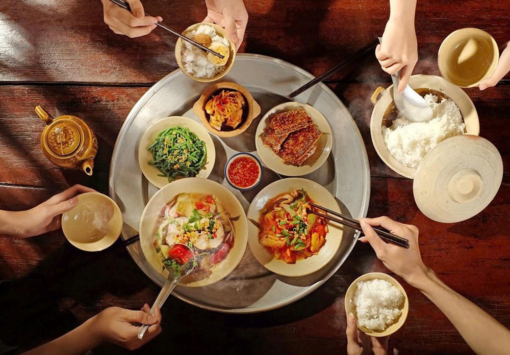 Sức hút từ cuộc thi viết về chủ đề “Bữa cơm gia đình ấm áp yêu thương” - ảnh 1