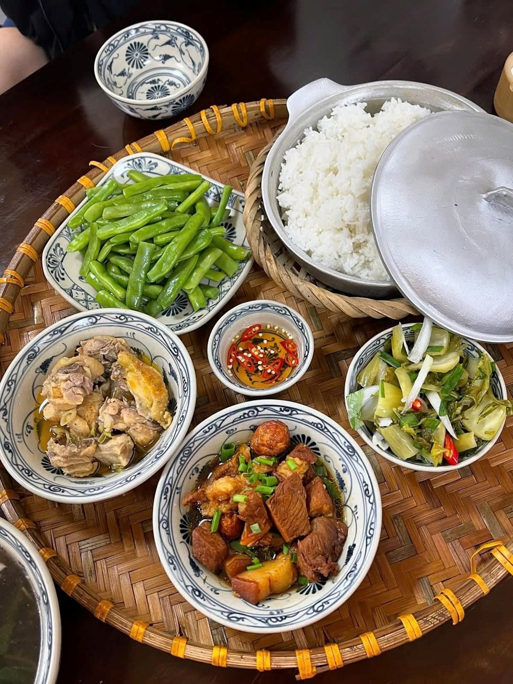 Sức hút từ cuộc thi viết về chủ đề “Bữa cơm gia đình ấm áp yêu thương” - ảnh 3