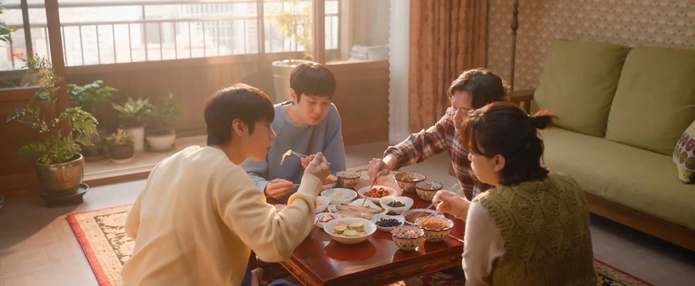 Phim Hàn “Đếm ngày xa mẹ” bất ngờ chiếm “ngôi vương” phòng vé Việt - ảnh 3