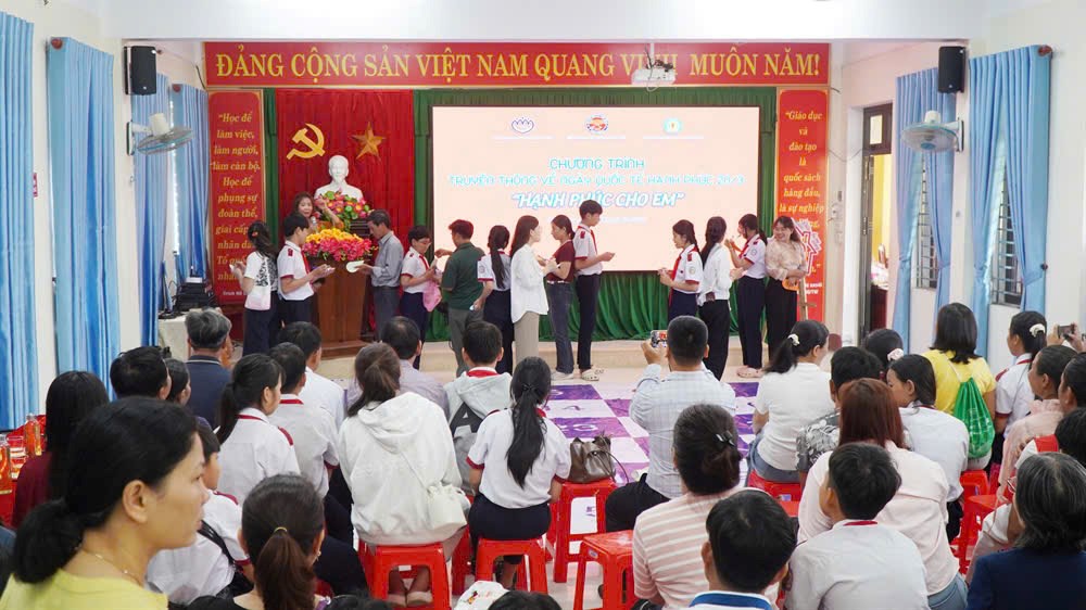 Lan tỏa giá trị gia đình qua chương trình “Hạnh phúc cho em“ - ảnh 2