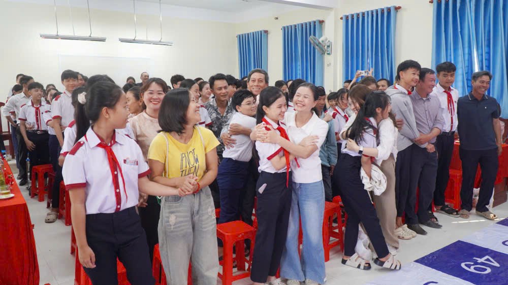 Lan tỏa giá trị gia đình qua chương trình “Hạnh phúc cho em“ - ảnh 3