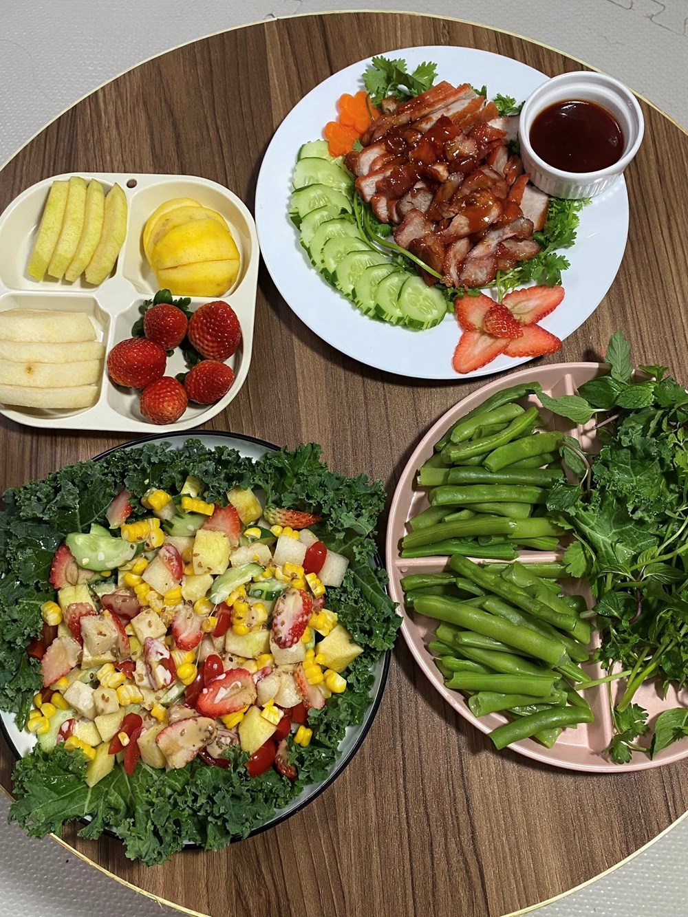 Bữa cơm gia đình: Giữ nếp sống tiết kiệm, “giữ lửa” yêu thương trong nhịp sống hiện đại - ảnh 1