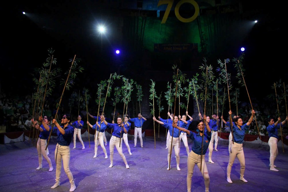 Thắp lửa nhiệt huyết tuổi trẻ qua nghệ thuật xiếc - ảnh 8