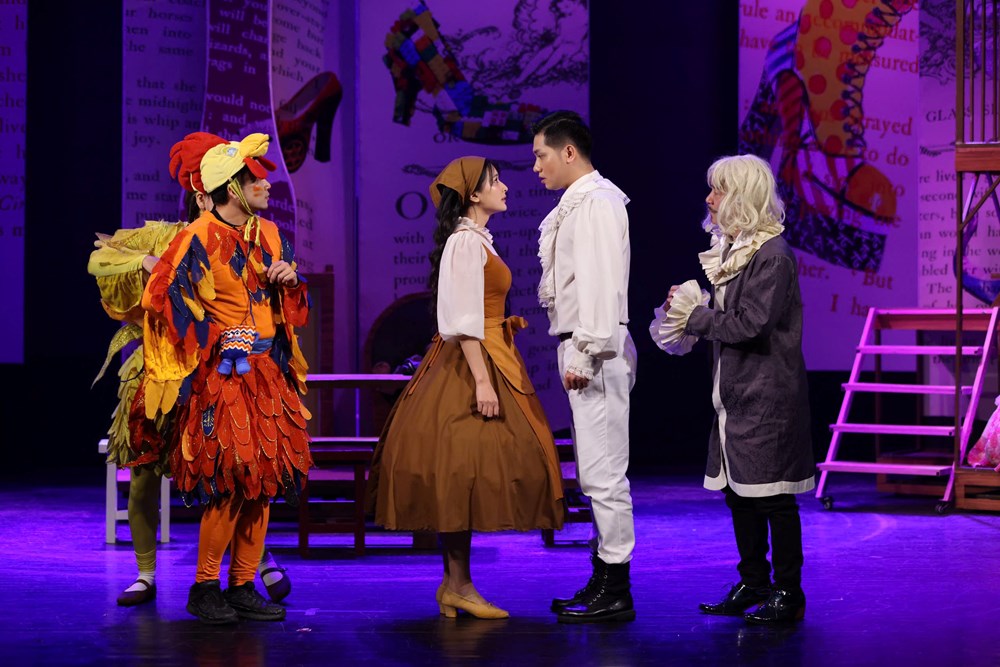 Lọ Lem trên sân khấu kịch không còn chờ phép màu - ảnh 1