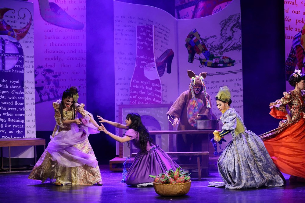 Lọ Lem trên sân khấu kịch không còn chờ phép màu - ảnh 3