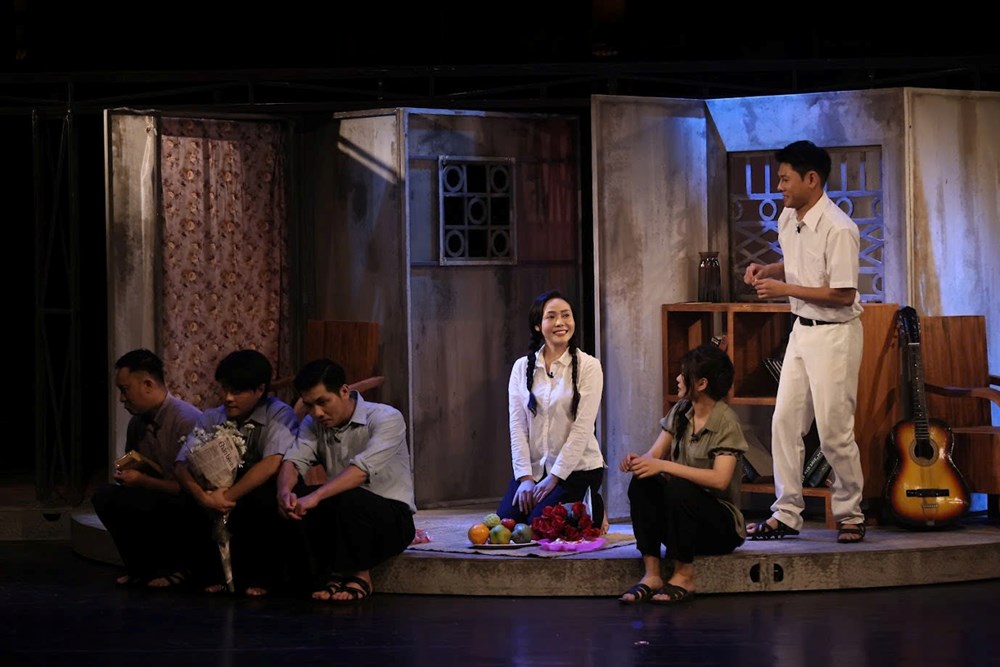 Diễn viên Huyền Trang gây ấn tượng trên sân khấu kịch - ảnh 4