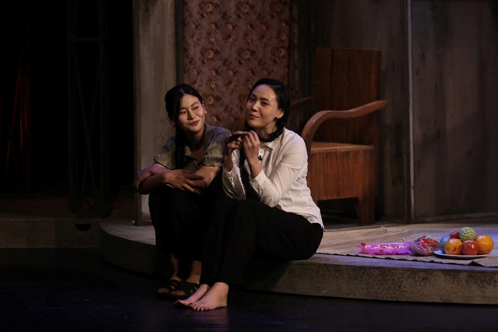 Diễn viên Huyền Trang gây ấn tượng trên sân khấu kịch - ảnh 3