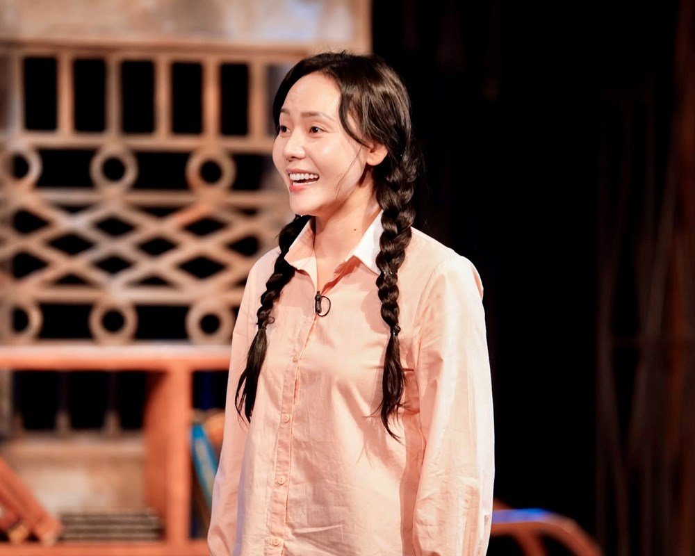 Diễn viên Huyền Trang gây ấn tượng trên sân khấu kịch - ảnh 2