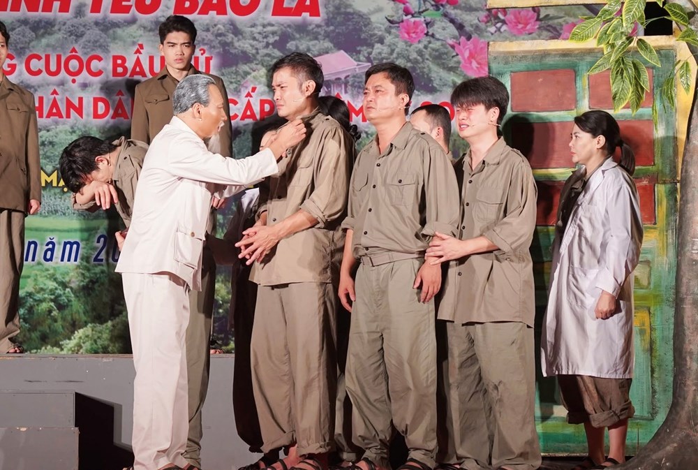 Nhà hát Kịch Việt Nam mang nghệ thuật đến vùng sâu, vùng xa tỉnh Bắc Ninh - ảnh 2