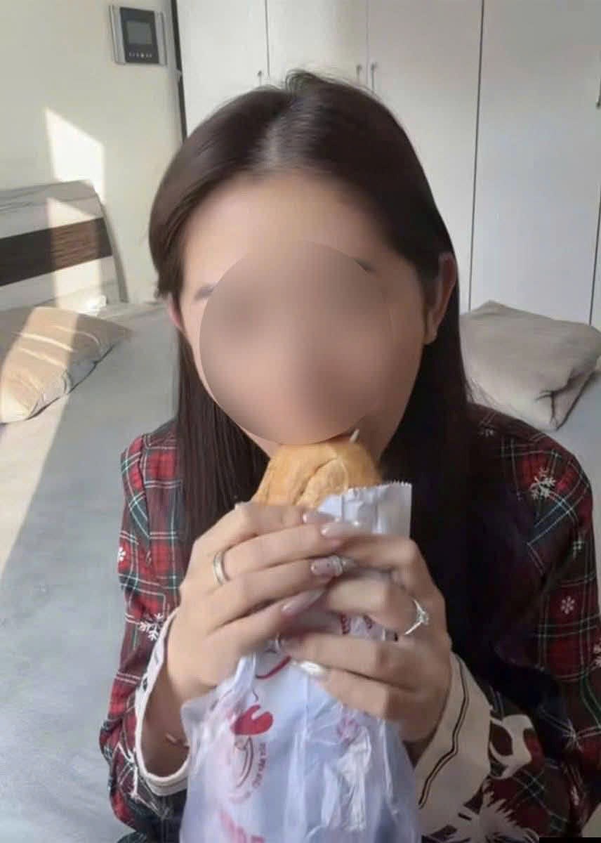 Tiktoker 3 triệu người theo dõi vội xin lỗi sau phát ngôn “bánh mì chỉ đói khát, cực khổ mới ăn” - ảnh 1