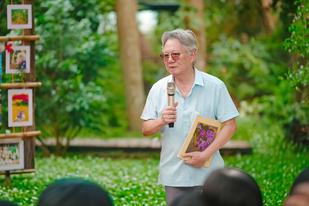 Chuyện về một vị giáo sư 82 tuổi vẫn cầm cọ vẽ 8 tiếng mỗi ngày - ảnh 1