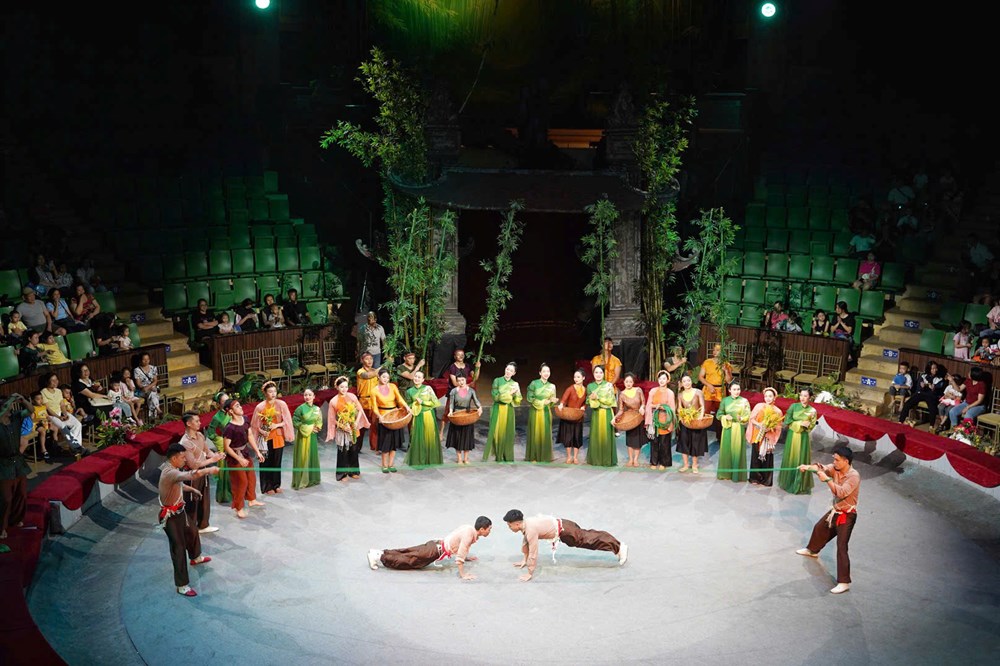 “Bữa tiệc” từ “Gala xiếc và ảo thuật ba miền” thu hút khán giả dịp lễ - ảnh 1