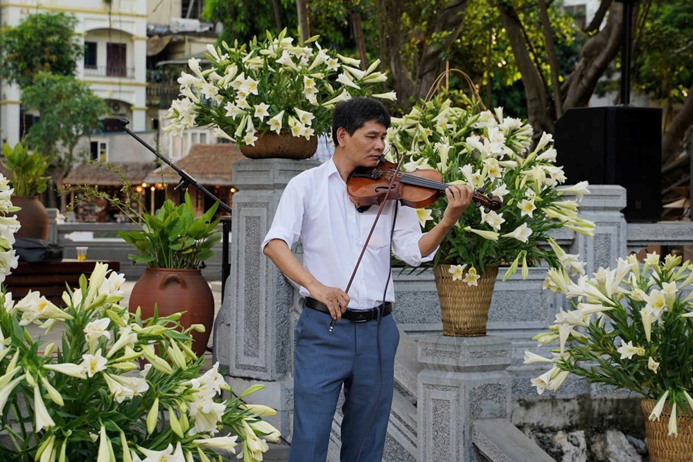 Nghệ thuật khuấy động không gian công cộng Hà Nội dịp lễ 30.4 – 1.5 - ảnh 1