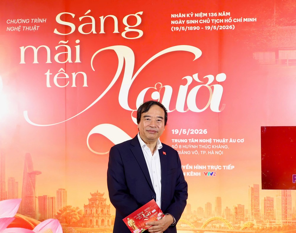 Nhiều cung bậc cảm xúc tại chương trình nghệ thuật “Sáng mãi tên Người” - ảnh 4