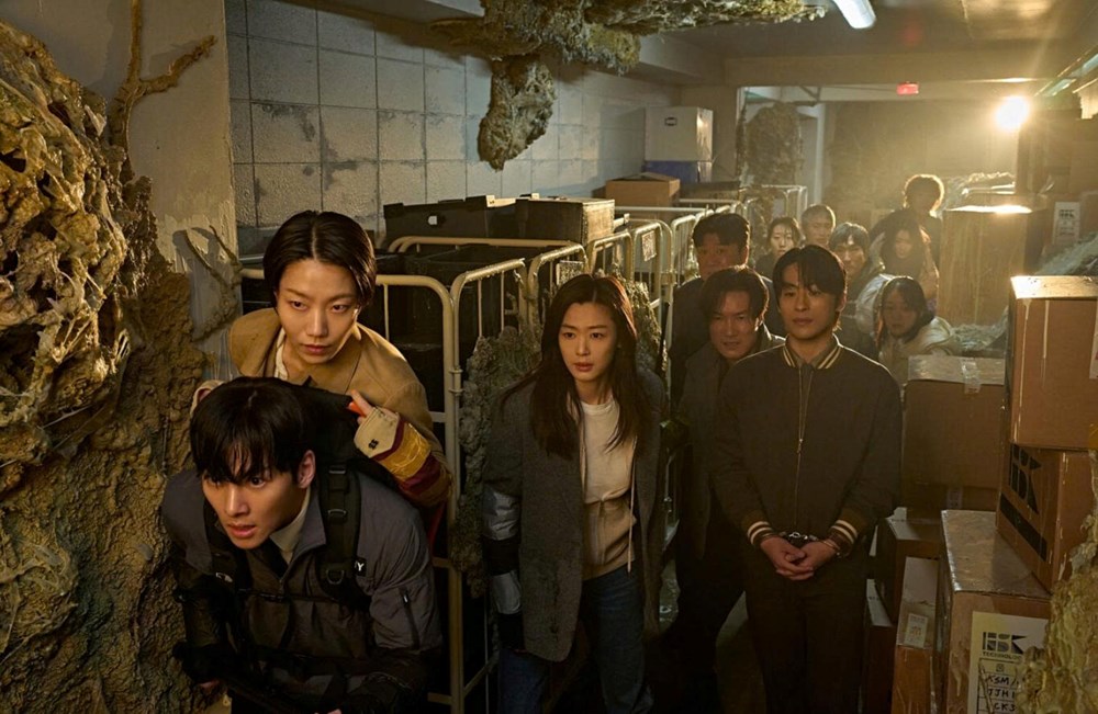 Phim có Jun Ji Hyun gây sốt phòng vé Hàn, được kì vọng vượt “Train to Busan” - ảnh 3