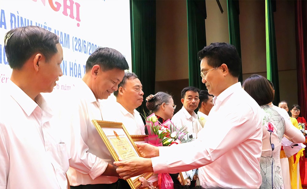 Hưng Yên tuyên dương 173 tập thể, gia đình văn hóa tiêu biểu - ảnh 1