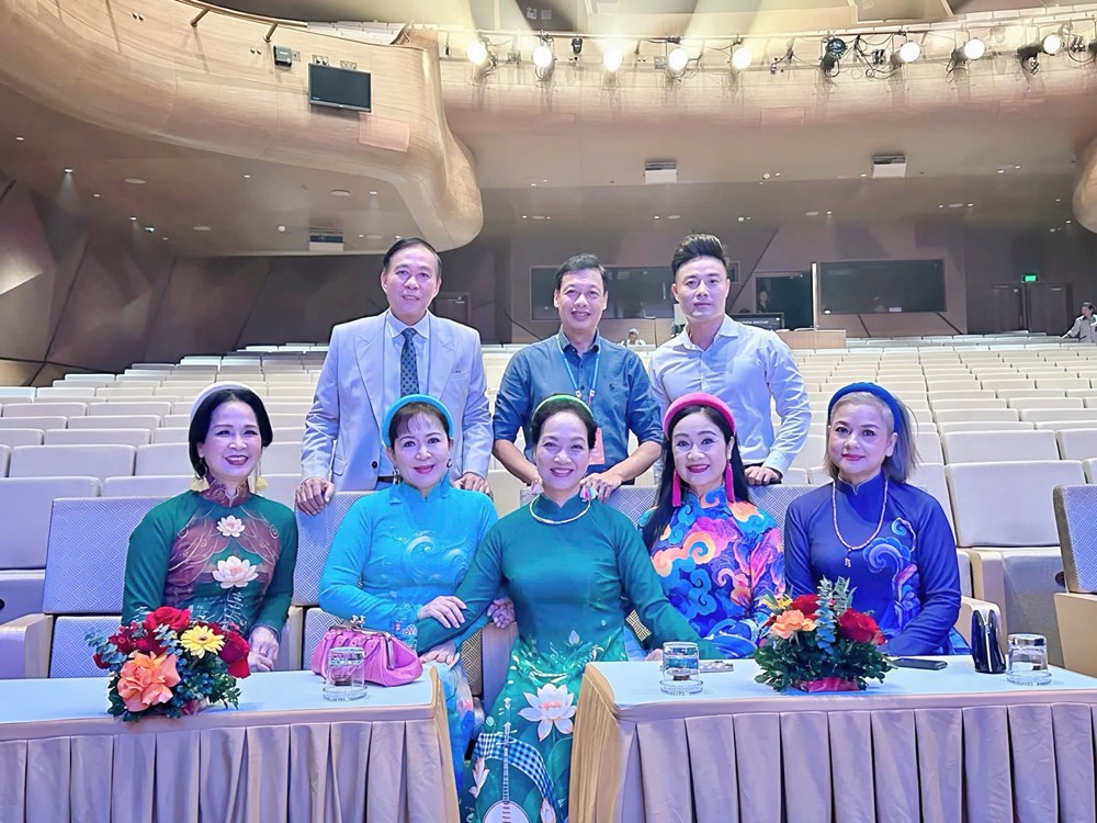 5 nữ NSND hội ngộ trong tà áo dài: Vẻ đẹp của một thế hệ vàng sân khấu - ảnh 4