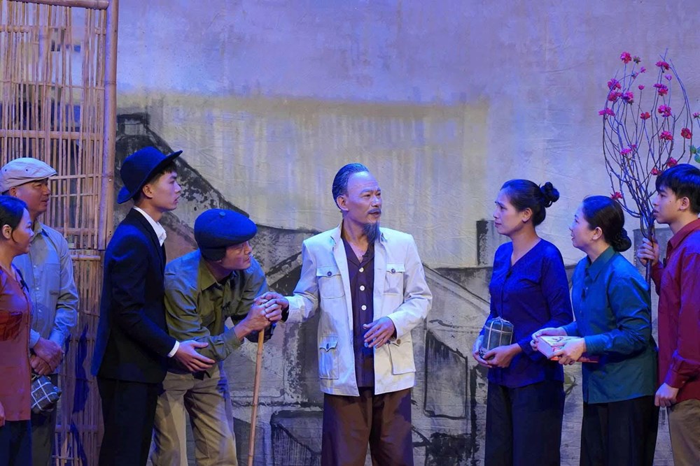 Đưa chương trình “Bác Hồ - Một tình yêu bao la” đến với khán giả Thái Lan, Lào - ảnh 4