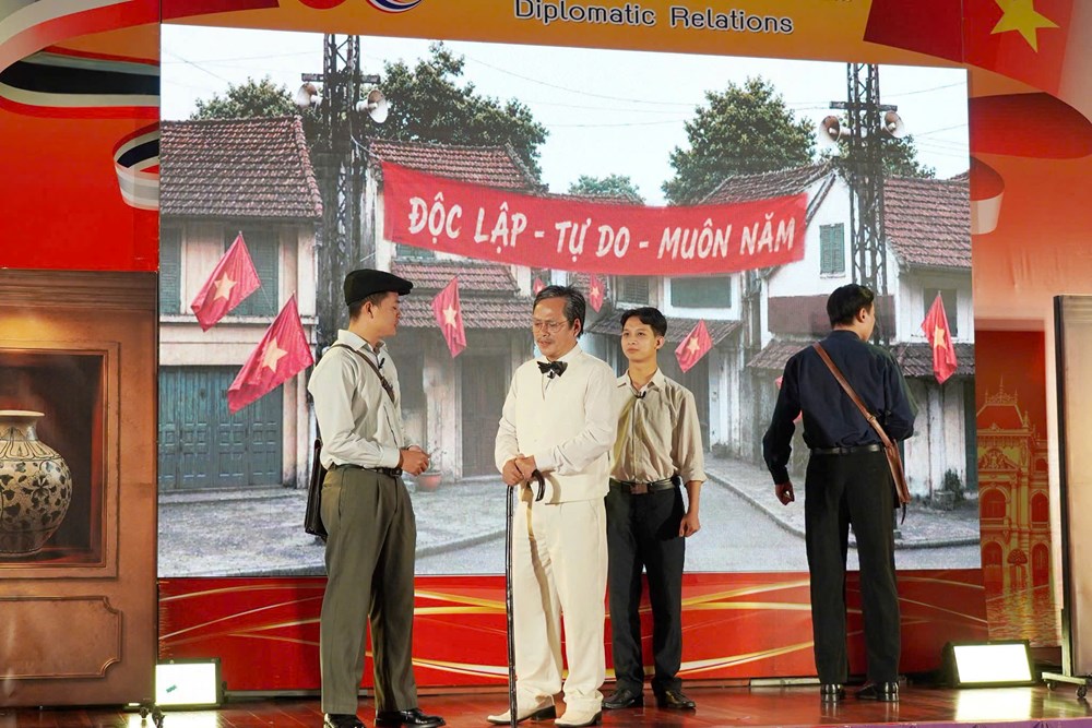 Khi sân khấu Việt Nam trở thành nhịp cầu hữu nghị Việt - Thái - ảnh 6