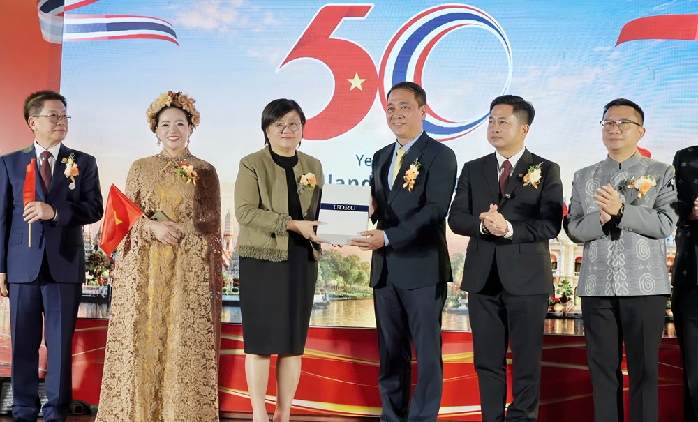Khi sân khấu Việt Nam trở thành nhịp cầu hữu nghị Việt - Thái - ảnh 1